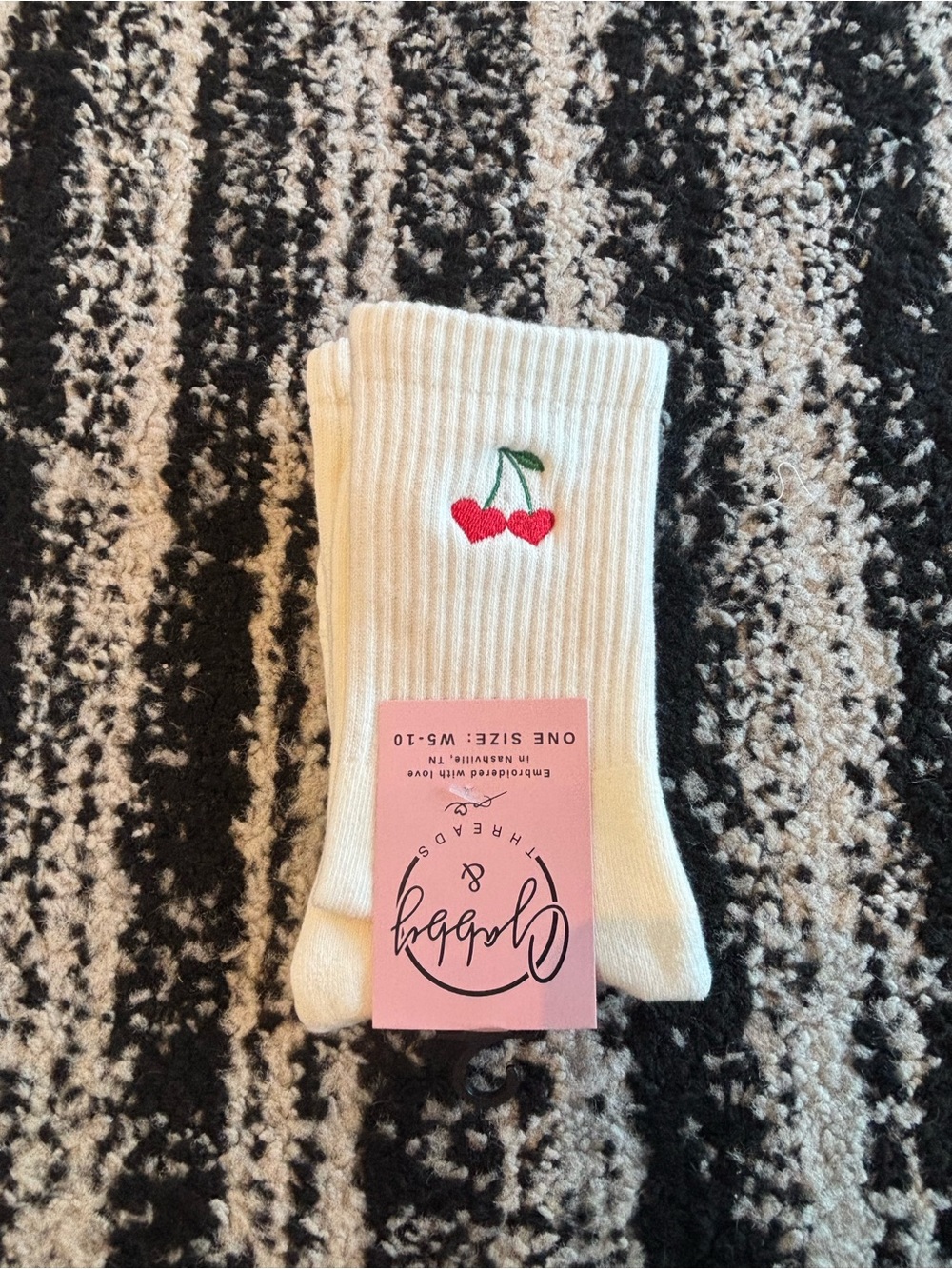 Gabby and Threads Women's Grip Socks